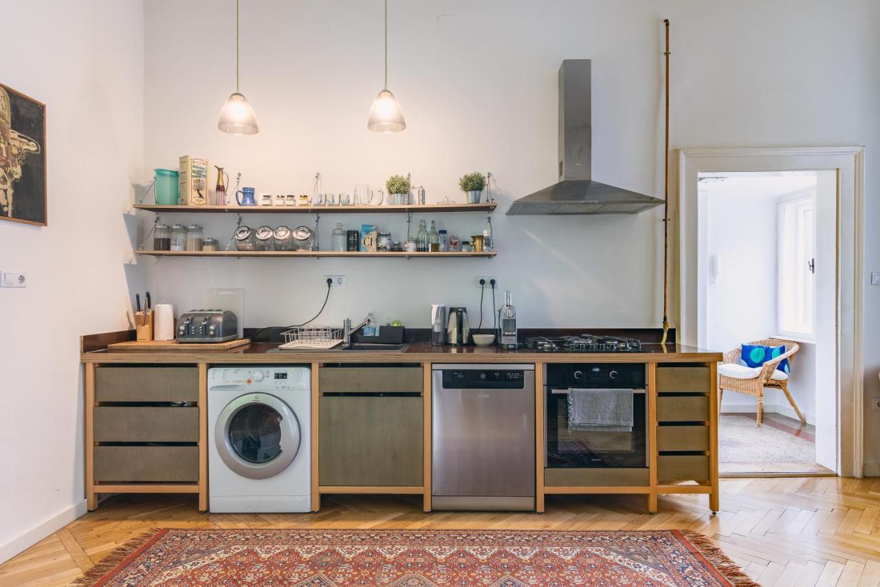 Bright & Spacious Loft With Basilica View Budapest Exteriör bild