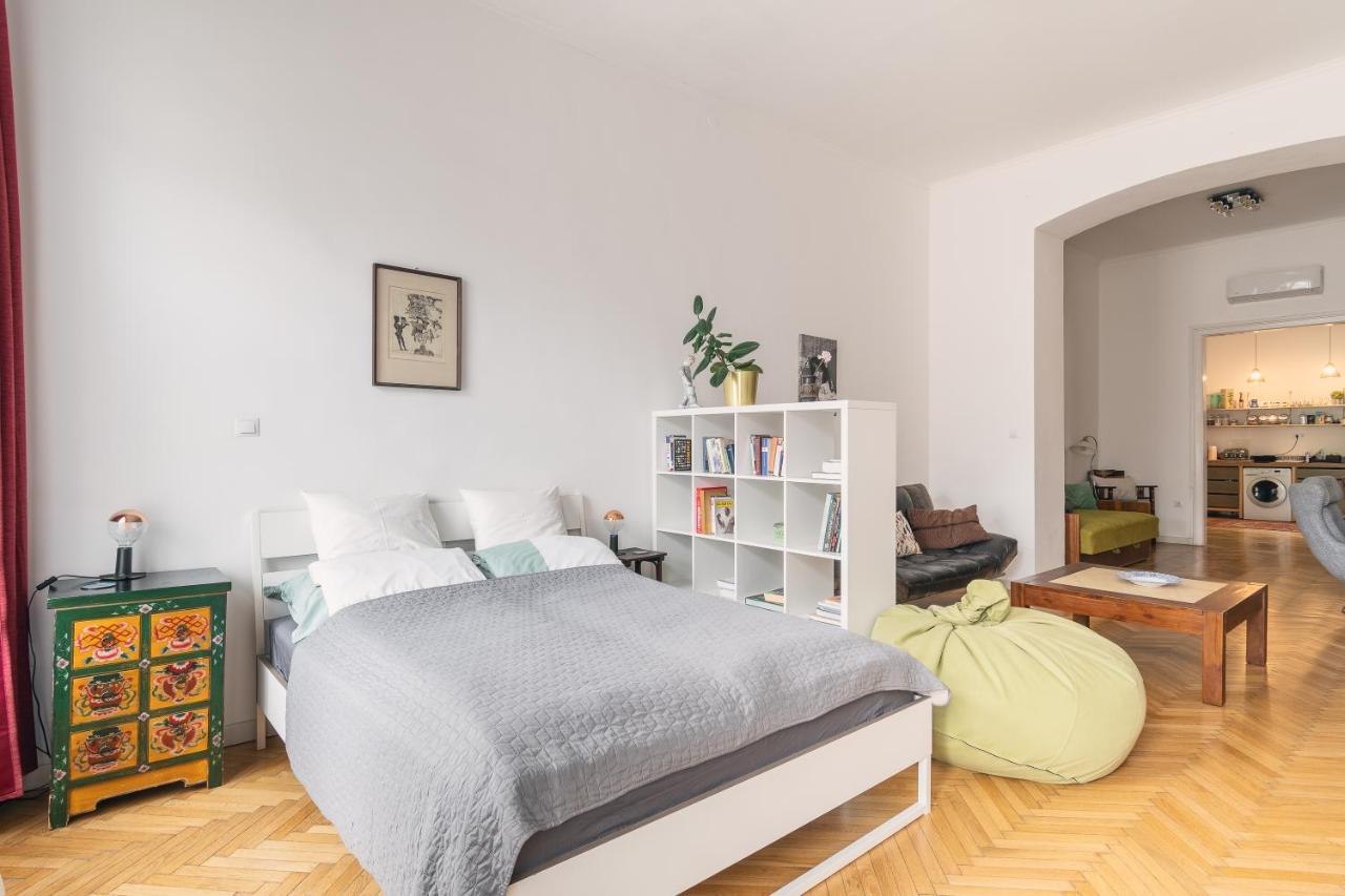 Bright & Spacious Loft With Basilica View Budapest Exteriör bild